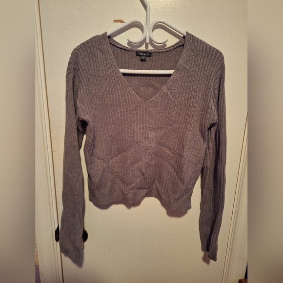 Wild Fable v-neck sweater - Picture 3 of 5